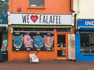 P[o]ignant Graffiti with Unsettling Sack