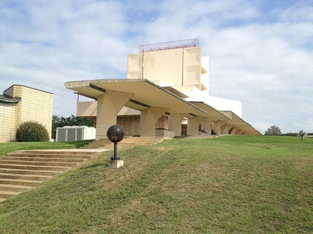 Welcome to Campus by Frank Lloyd Wright