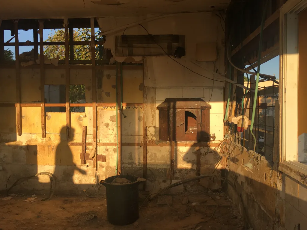 At Home at Shipudei Binyamina