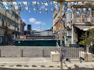 Friday Market Near Carlebach