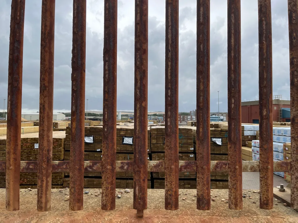 Heavy Port Fence